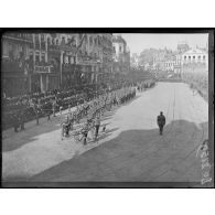 Lille, défilé de troupes anglaises. [légende d'origine]