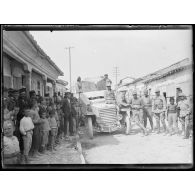 Velès. Arrivée des troupes française. [légende d'origine]