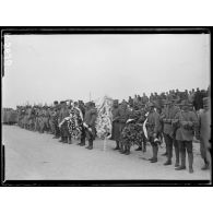 Salonique. Funérailles de Mrs Harley, sœur du Maréchal French. Couronnes italiennes et serbes. [légende d'origine]