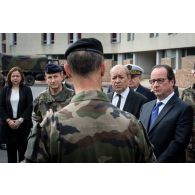 Présentation du dispositif Sentinelle par le gouverneur militaire de Paris.