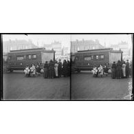 Gare de Nancy, évacuation des enfants de l'hôpital de Nasceville. [légende d'origine]