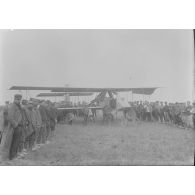 1962. Aéroplane voisin. [légende d'origine]