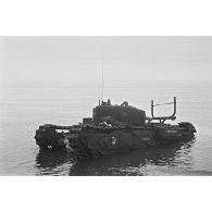 Char Churchill baptisé Confident appartenant au 14th Canadian Army Tank Regiment Calgary détruit sur la plage de Dieppe (Opération Jubilee).