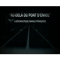 Au-delà du pont d'envol.