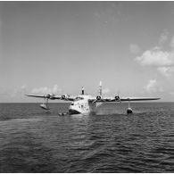 Hydravion Bermuda de la régie aérienne interinsulaire (RAI) à Tahiti, sans doute dans le lagon près de Faa'a, 1964.