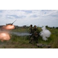 Des soldats polonais de la 12e brigade mécanisée tirent au lance-roquettes RPG-7 sur le champ de tir de Cincu, en Roumanie.