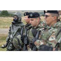 Des soldats macédoniens participent à un atelier de lutte nucléaire, radiologique, bactériologique et chimique (NRBC) à Cincu, en Roumanie.