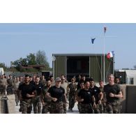 Des soldats débutent une course à pied autour de la base du Cap Midia, en Roumanie.