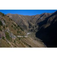 Chemin de la Roumanie sur la route Transfăgărașan dans les Carpates roumaines.