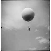 Semaine de l'aviation sur l'hippodrome de Vichy-Bellerive.