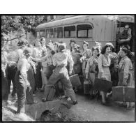 L'arrivée des élèves à l'école de La Vigie en Algérie.