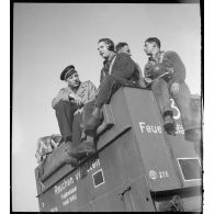 Hommes du groupe "Aunis".