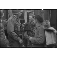 Des prisonniers français sont libérés d'un stalag dans le secteur de Denzlingen (8 km au nord-est de Fribourg-en-Brisgau).