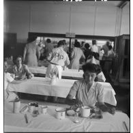 Salle de restauration pour le personnel du corps des infirmières de l'armée américaine.