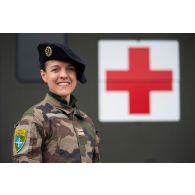 Portrait du médecin en chef Amélie du 27e bataillon de chasseurs alpins (BCA) à Tapa, en Estonie.