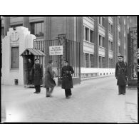 Garde de la gendarmerie de l'air au ministère de l'air à Balard.