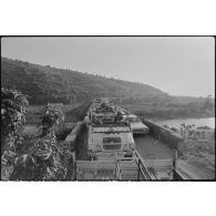 Passage du pont de Damour.