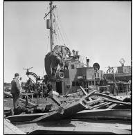 Dégâts et destructions dans le port de la ville de Flessingue.