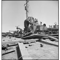 Dégâts et destructions dans le port de la ville de Flessingue.