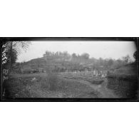 Flirey (Meurthe-et-Moselle), cantonnement dans les carrières et cimetière. [légende d’origine]