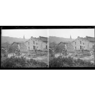 Trésauvaux (Meuse), place de la fontaine. [légende d’origine]