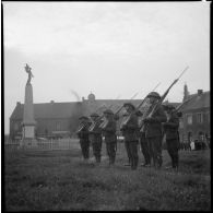 Soldats de la BEF rassemblés.