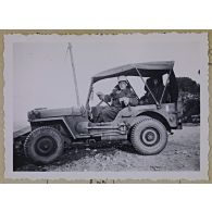 La jeep du 59, en Corse ? [légende d'origine]