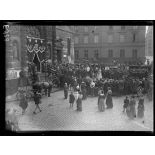 Paris. Obsèques de Mr Emile Faguet devant St Etienne du Mont (10 juin 1916). [légende d'origine]