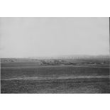 V2661. Dans la Somme, artillerie lourde en arrière du plateau de Gentelles. [légende d'origine]