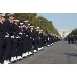 Inspection des équipages de la Marine nationale avant de défiler lors du 14 juillet 2018 à Paris.