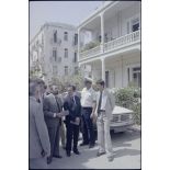 Georges Lemoine et une délégation visitant le collège français de Beyrouth.