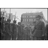 Revue des troupes par le général De Gaulle à Marseille le 15 septembre 1944.