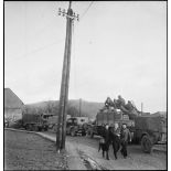 Convoi de la 1re armée française atteignant les faubourgs de Belfort.