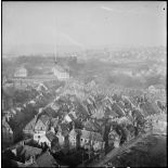 Vue aérienne de la ville de Belfort, au moment de sa libération par les unités de la 1re armée française le 22 novembre 1944.