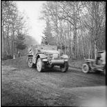 Un half-track de la 1re armée française a quitté Rougement (Doubs) avec une colonne de véhicules, pour se diriger vers Belfort.