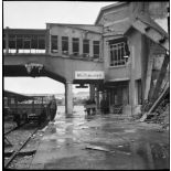 La gare de Mulhouse, en partie détruite, libérée par les troupes de la 1re armée française le 21 novembre 1944.