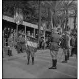 Centenaire des tirailleurs et des spahis de l'armée d'Afrique : remise de décorations.