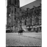 [Grandes manoeuvres d'armée de l'Est en 1905 : l'église Saint-Denis à Sézanne].