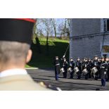 Musiciens de la Musique de la gendarmerie mobile, lors de la cérémonie de la Sainte-Véronique sur la place d'armes du fort d'Ivry.