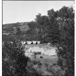 Vue générale du campement du 43e RIA sur les hauteurs des plages de La Redonne près de Marseille.