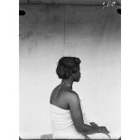 [Portrait de dos d'une femme malgache.]