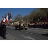 Un véhicule Peugeot P4 du 2e REI (régiment étranger d'infanterie) défile dans les rues au retour de la division Daguet à Nîmes.
