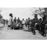 République centrafricaine, environs de Bangui, 1942. Tam-tam.