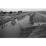 République du Sénégal, région de Saint-Louis, 1980. Canal principal de la zone irriguée de la Saed.
