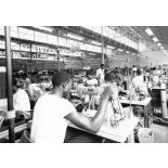 République unie du Cameroun, Douala, 1969. Fabrique de chaussures Bata.