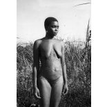 République populaire du Congo, 1945. Tatouages d'une femme de la région de Pointe-Noire.