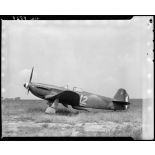 Présentation d'un avion de chasse Yak-3 du régiment  Normandie-Niemen, sur l'aérodrome de Toussus-le-Noble.