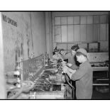 Essais des circuits hydrauliques à l'Atelier Industriel de l'Air de Maison Blanche.