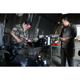 Démantèlement de l'atelier d'un mécanicien de l'armée de l'air qui  recyclait les brouilleurs radar de Mirage 2000 sur les voitures - Caporal  Stratégique