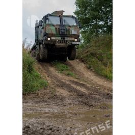 ImagesDéfense - Un camion porteur polyvalent logistique (PPLOG) de l